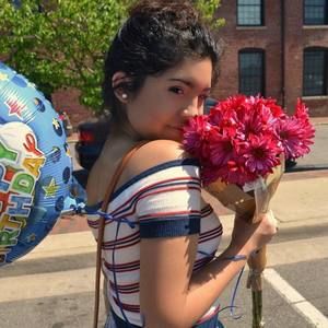 Meet your Posher, Valerie